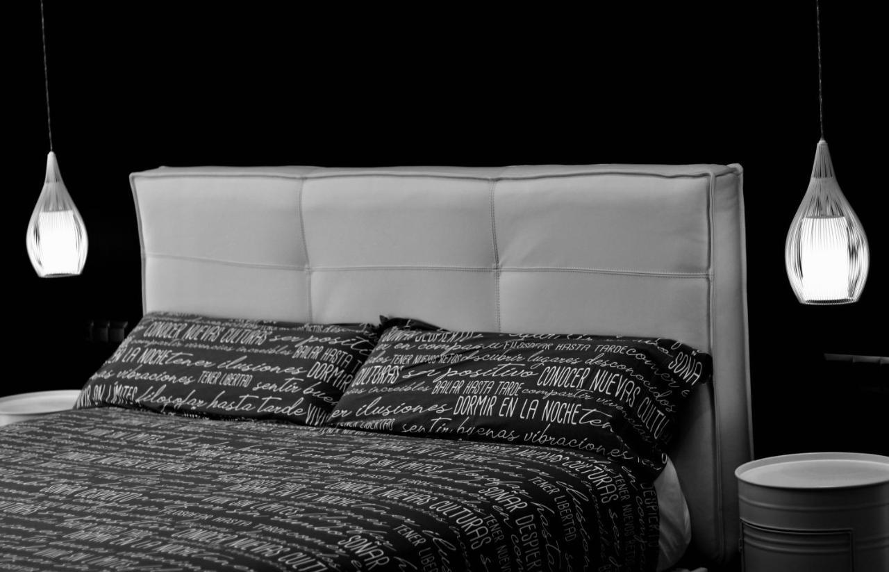 Black And White Suitte "Plaza" Noja Exteriér fotografie